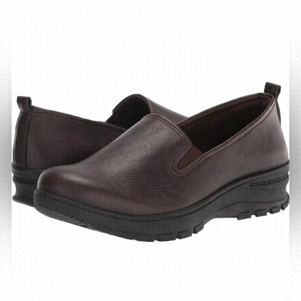 NEW Easy Street Juanita Flat Sneaker In Brown